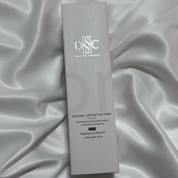 Deep Sea Detoxifying Toner - Picture 1 of 3